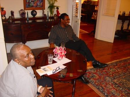 Maryse Condé au premier plan