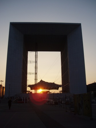 med-visoterra-soleil-sour-la-grande-arche-1664