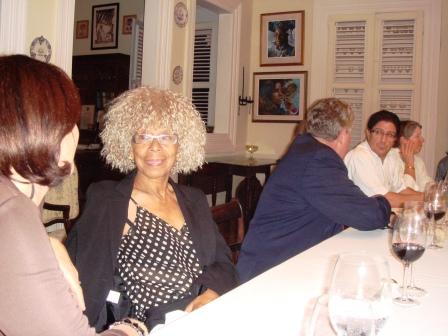 Simone Schwartz-Bart lors d'un dîner au Maud'huy (Guadeloupe). Photo A.F.