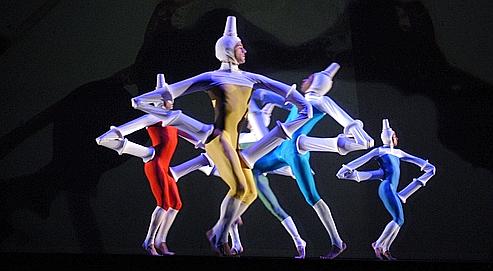 Alwin Nikolais - Une fête pour ses 100 ans : "Imago" Crédit : Fred Hayes/Opéra national de Paris